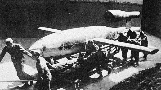 Foto: Před 75 lety Němci použili unikátní létající bombu V-1, prvním cílem byl Londýn