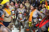 V Brazílii žijí desítky domorodých kmenů a každý z nich se odívá jinak.