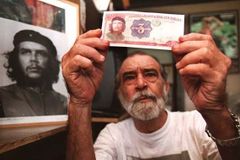 Kultovní fotografie Che Guevary míří do dražby