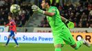 Florin Nita v zápase 10. kola Plzeň - Sparta.