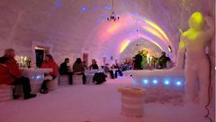 Ledový hotel v rumunských Karpatech