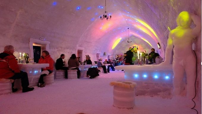 Restaurace v ledovém hotelu