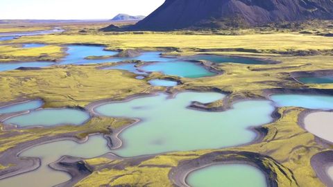 VIDEO: Fotograf na Islandu poprvé natočil skrytá jezera, na vlastní oči je ale neviděl