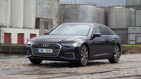 Audi A6 dokáže díky 48V palubní elektrické síti mnohé. Třeba plachtit s vypnutým motorem i rychlostí 160 km/h. Prohlédněte si ho v galerii.