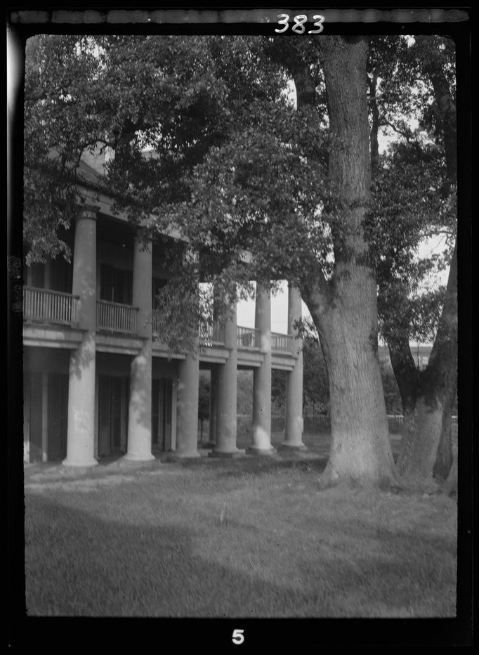 Dům majitelů plantáže v New Orleans, z let 1920 až 1926.