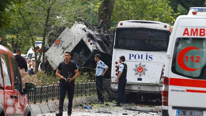 Snímek z úterního útoku v Istanbulu.