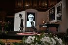 Loučení s Jiřím Bartoškou. V Rudolfinu vznikla replika jeho kanceláře