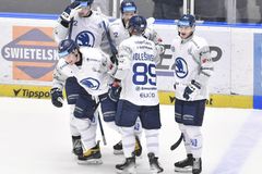 Plzeň je novým lídrem extraligy, Malík slaví první nulu v sezoně