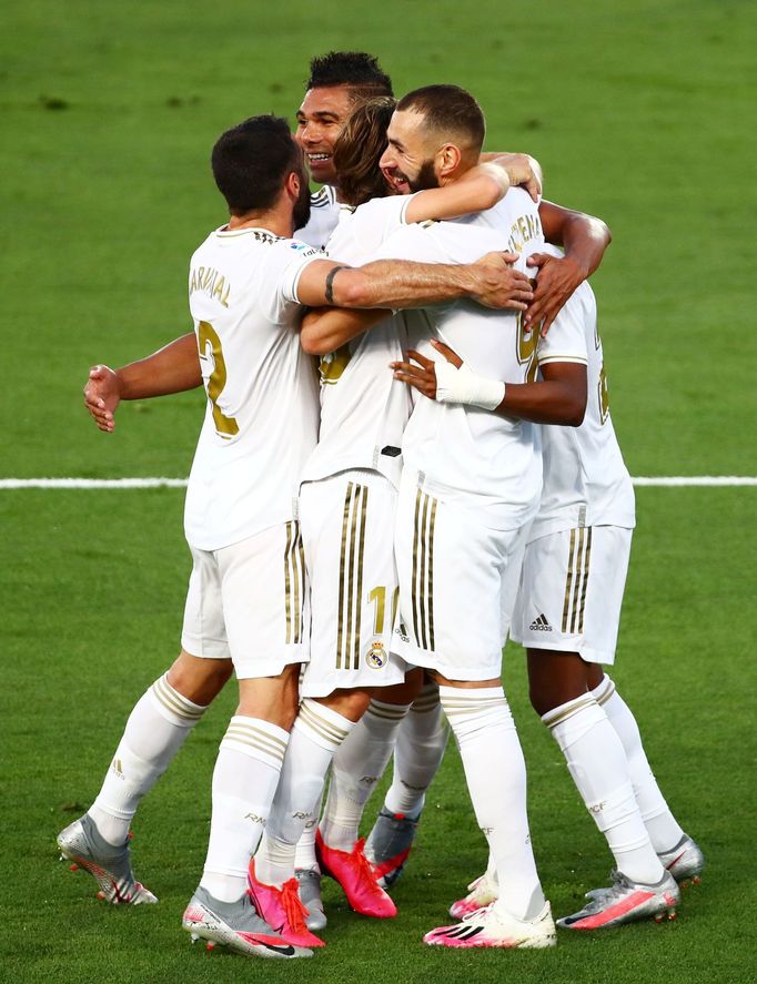 Real Madrid slaví zisk 34. titulu ve španělské lize