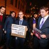 Demonstrace proti zvolení Ondráčka do čela komise pro GIBS