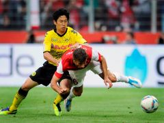 O výhře Dortmundu rozhodl Šindži Kagawa (vlevo)