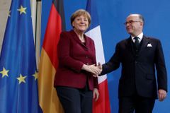 Merkelová se setkala s francouzským premiérem. Musíme stabilizovat Evropskou unii, shodli se