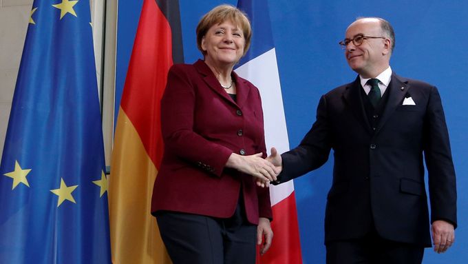 Angela Merkelová a Bernard Cazeneuve.
