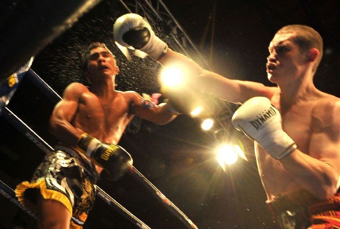 NIKON SPORT AWARD: za fotografii vypjaté sportovní akce. JOZEF JOE KLAMAR, AFP: Mistrovství v thai boxu, Slovensko, Banská Bystrica, 28. 5. 2011.