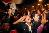 Demonstranti na náměstí Tahrír jásají nad zprávou o tom, že Mubarak se chystá odejít