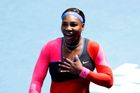 Možná překvapila i samu sebe, určitě ale zavřela ústa mnoha pochybovačům. Serena Williamsová v osmifinále Australian Open přehrála jednu z největších favoritek letošního ročníku. A byla to skvělá bitva.