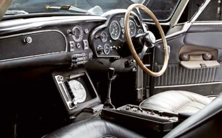 Aston DB5 - james Bond 1