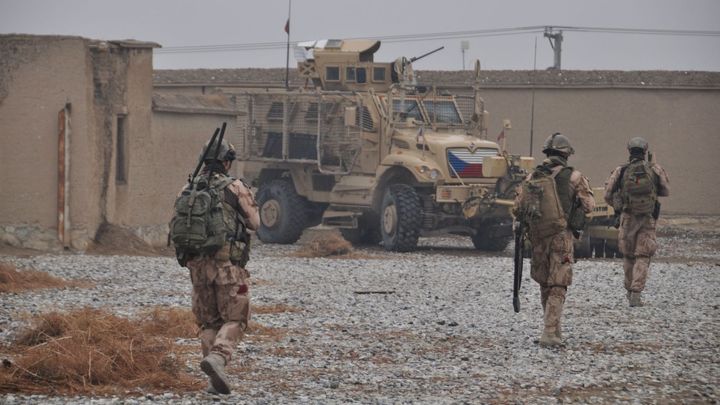 Kvůli smrti afghánského vojáka obvinili čtyři lidi. Neohlásili trestný čin