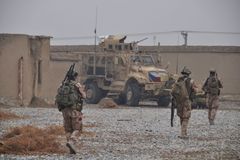 V Afghánistánu padl při útoku na vozidlo české jednotky další voják, dva byli zraněni