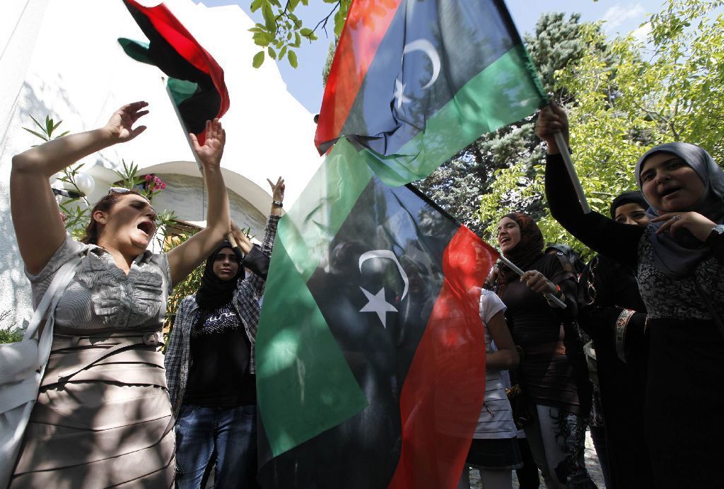 Protest proti Kaddáfímu před libyjskou ambasádou v Ankaře