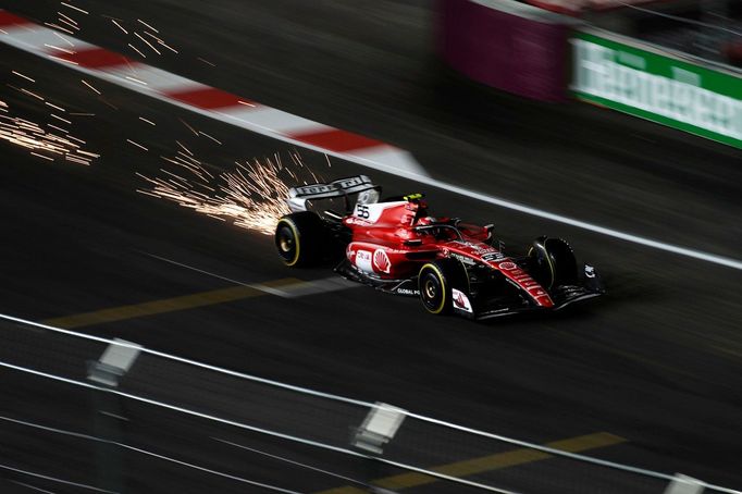 Carlos Sainz ve Ferrari během VC Las Vegas formule 1 2023