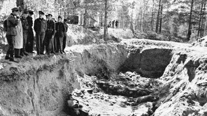 Masakr, o kterém Sověti lhali desítky let. Němci našli masové hroby u Katyně náhodou