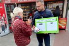 „Po volbách budete viset“. V kampani slyší tolik nenávisti, jako nikdy předtím