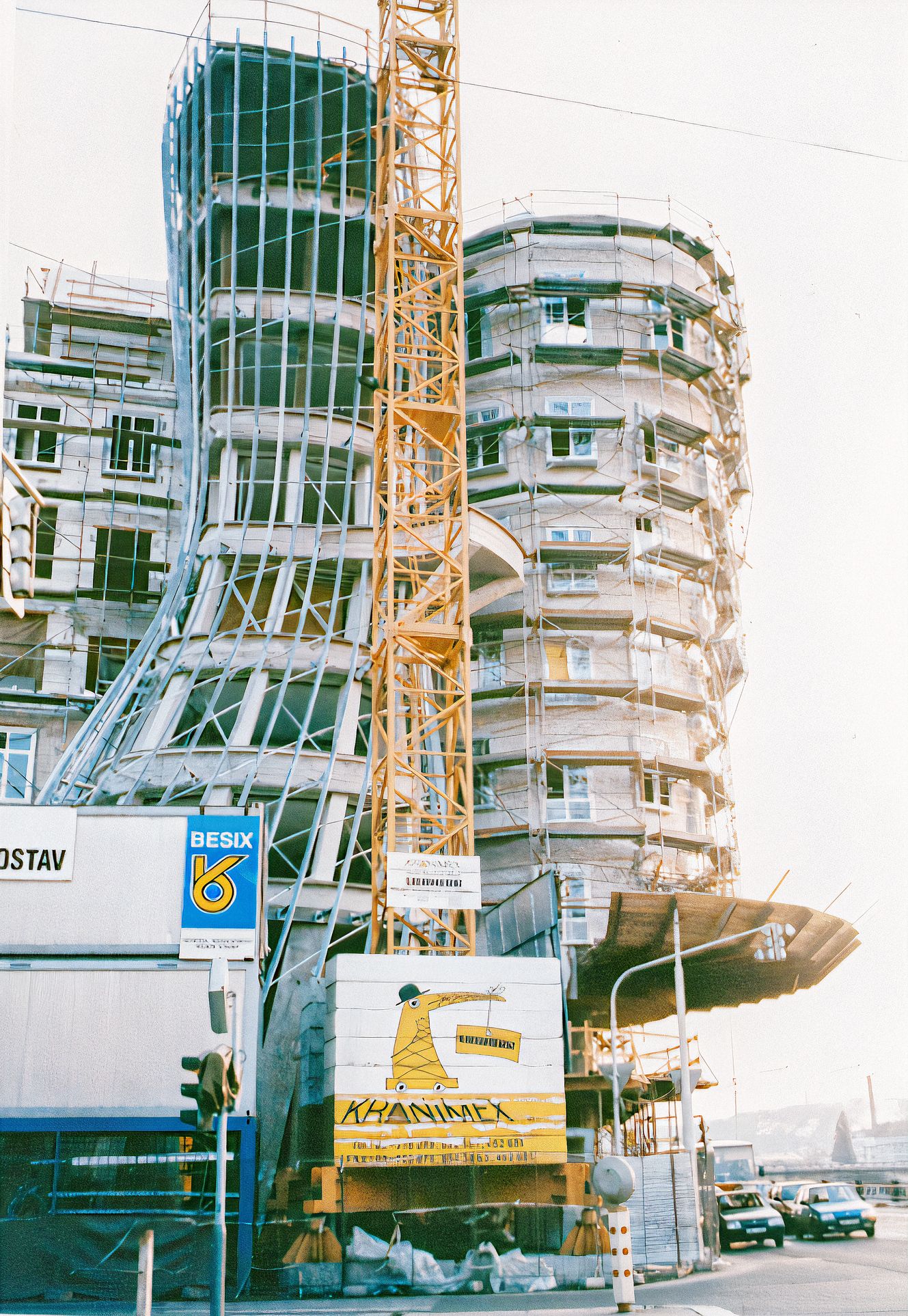 Jednorázové úžití / Dancing house