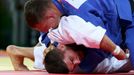 OH 2016, judo do 100 kg, semifinále: Lukáš Krpálek (v modrém) a Cyrille Maret (FRA)