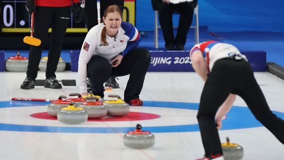 Drama až do posledního kamene. Česká košťata umetla první olympijský úspěch