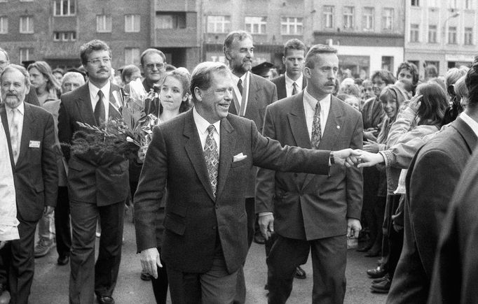 Václav Havel při setkání s obyvateli Krnova v roce 1995.