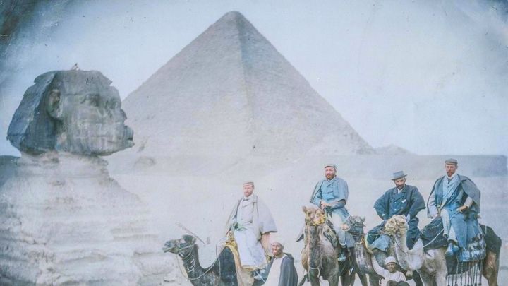 Mezi pyramidami i orangutany. Historické snímky z exotických cest českých badatelů