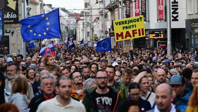 Momentka z protestního shromáždění v Bratislavě, 24. dubna 2025.
