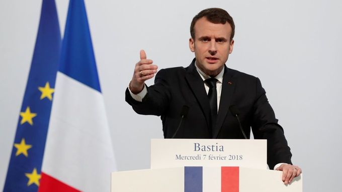 Francouzský prezident Emmanuel Macron při projevu v Bastii.