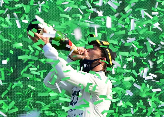 Pierre Gasly z AlphaTauri slaví triumf ve Velké ceně Itálie formule 1 2020