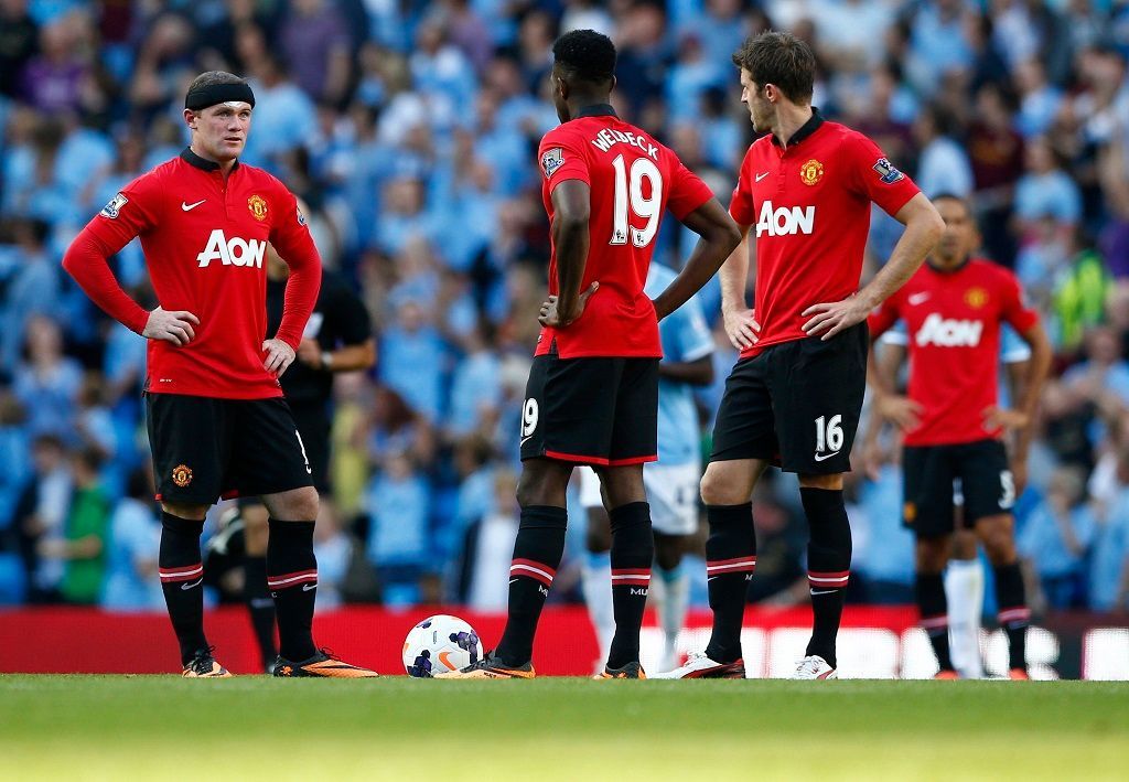 Manchester City vs. United, utkání Premier League (Rooney, Welbeck, Carrick)