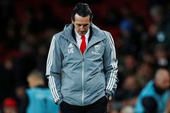 Krize Arsenalu bobtná, prohrál doma s Frankfurtem. Slovan přišel v Istanbulu o naději