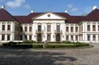 Kumpera vysoudil i budovy v okolí zámku Koloděje