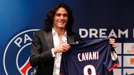 Když vy máte Falcaa, my budeme mít Edinsona CAVANIHO. Tak si řekli v Paříži a přivedli z Monaka nejlepšího střelce uplynulého ročníku italské Serie A.