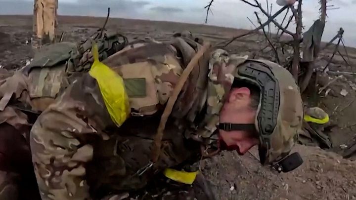 Povzbudit a pak zasadit zničující úder. Rusové trápí Ukrajince novou taktikou
