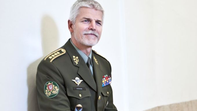 Končící náčelník generálního štábu Petr Pavel přechází do nové funkce předsedy Vojenského výboru NATO.