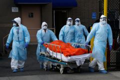 Newyorčané jsou vidět jen v parku. Víc než viru se bojí o práci, říká Češka z USA