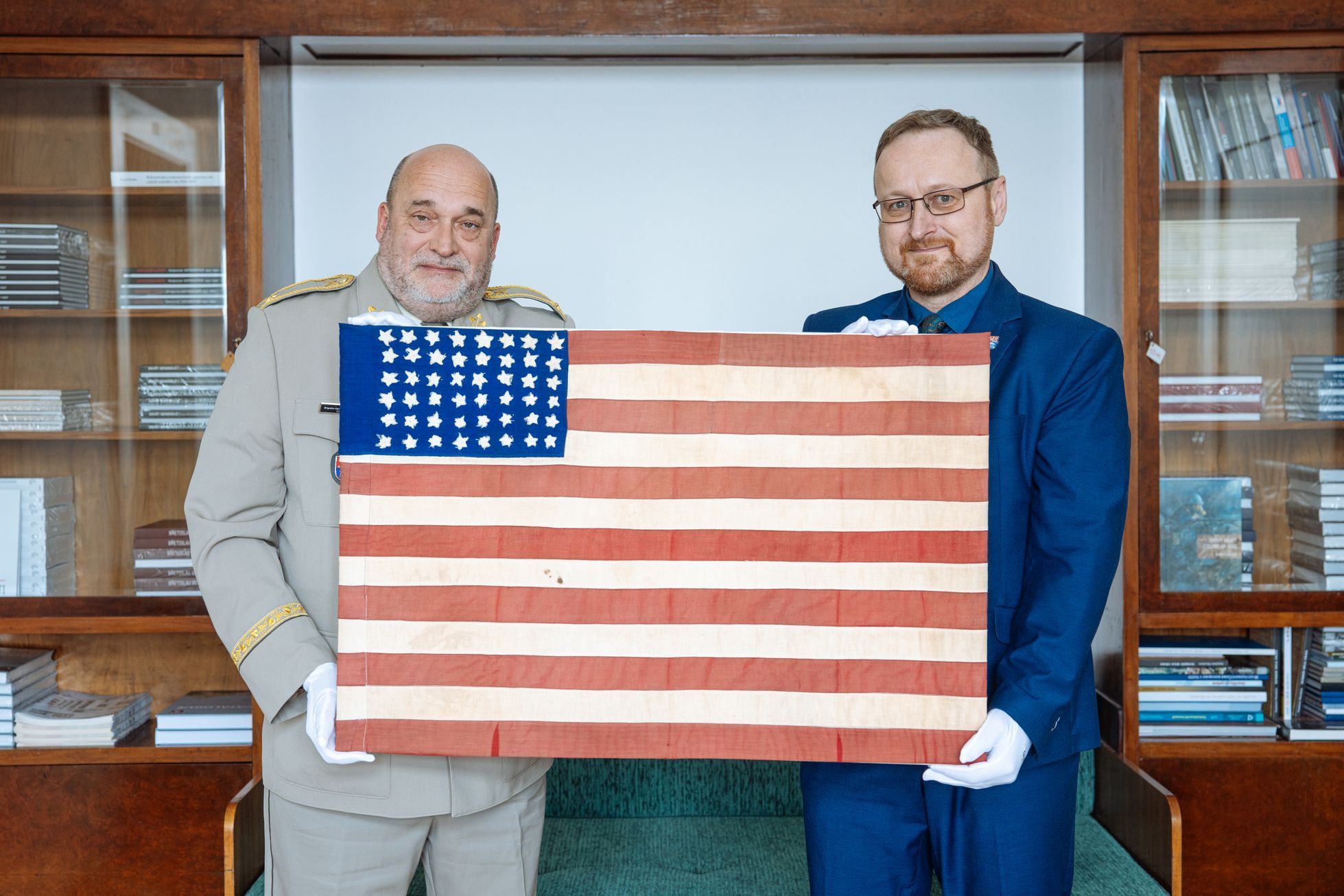 Americká vlajka ušitá českými ženami