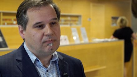 Normalizace na Rozhlase? Je to blábol, je normální, že pořady končí, říká Hošna