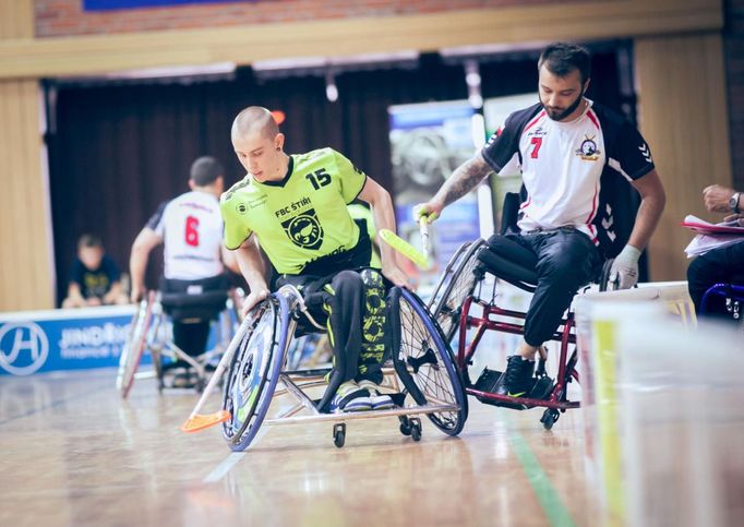 Ivan Nestával je nejmladším hráčem českého reprezentačního výběru florbalistů na vozíku.