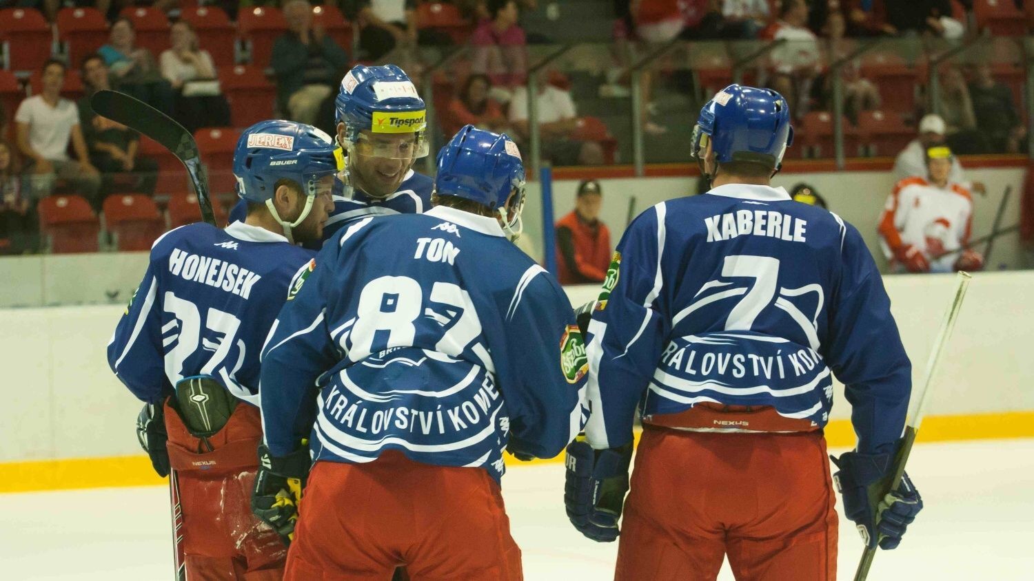 Hokej: Olomouc-Kometa Brno: Antonín Honejsek, Petr Ton a Tomáš Kaberle