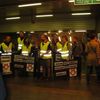 Pirátská akce proti turniketům v metru