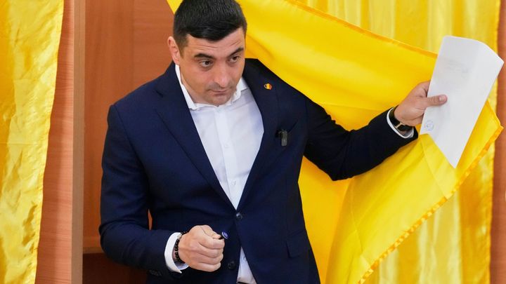 První kolo prezidentských voleb v Rumunsku vyhrál euroskeptik, jenž souzní s Trumpem; Zdroj foto: ČTK