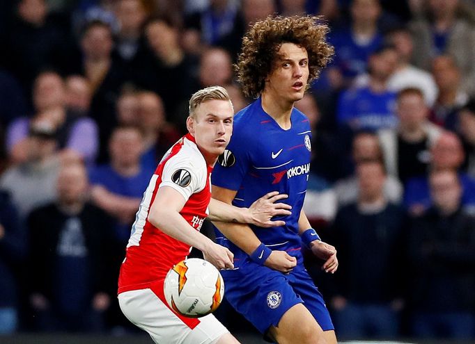 fotbal, odveta čtvrtfinále Evropské ligy, Chelsea - Slavia, Petr Ševčík a David Luiz