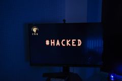 Reálná fikce: Hackeři útočí, záchranný systém kolabuje. A "zemřelo" sto lidí